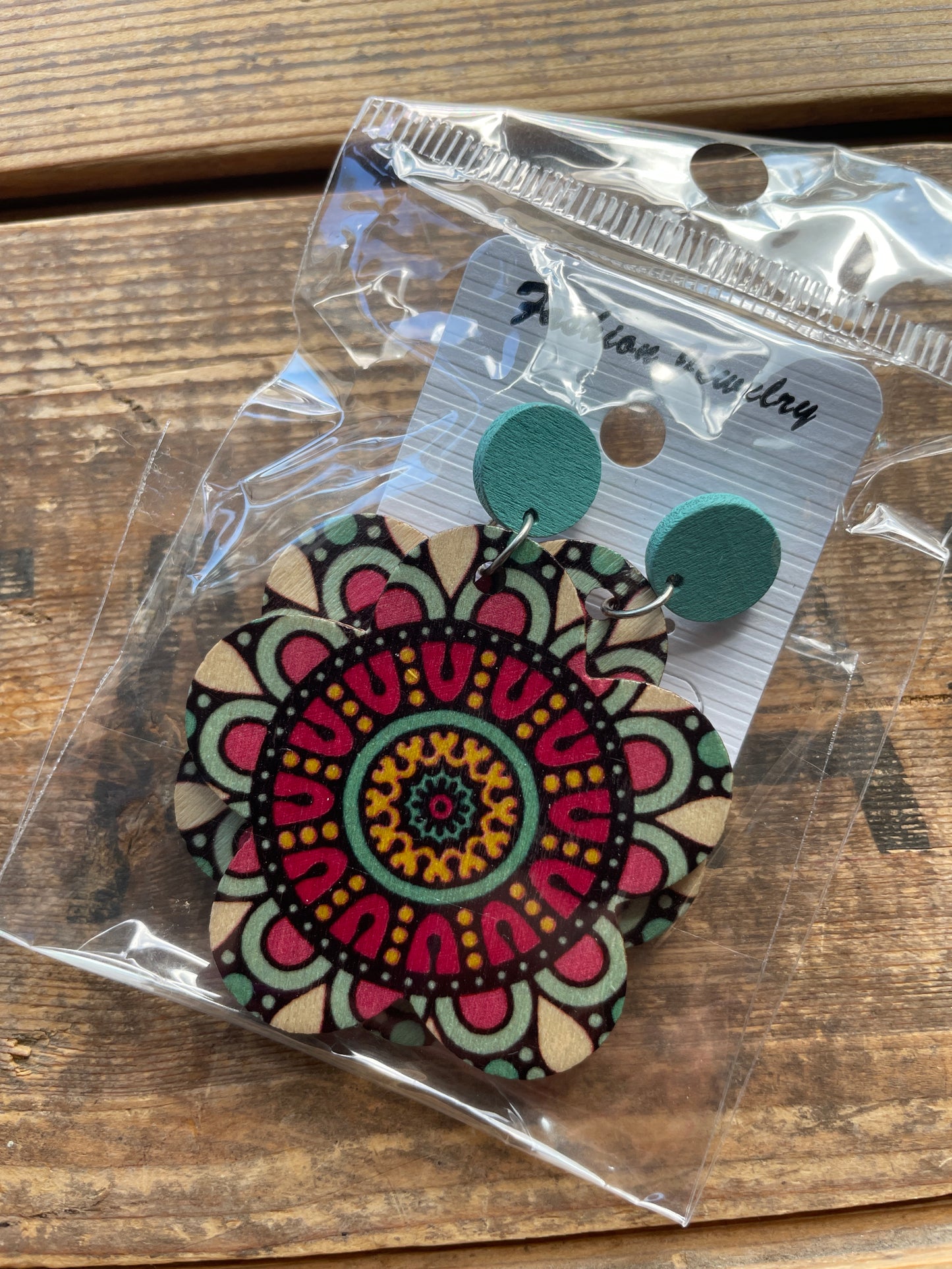 rebell örhänge trä mönster