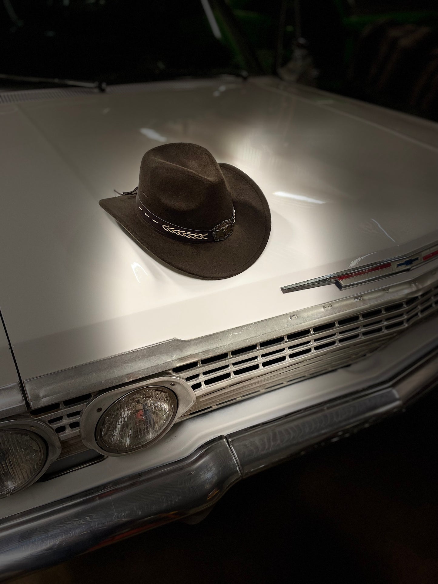 Rebell hatt brun tjur rem unisex