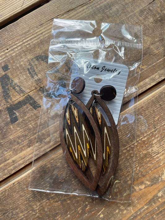 rebell örhänge trä mönster