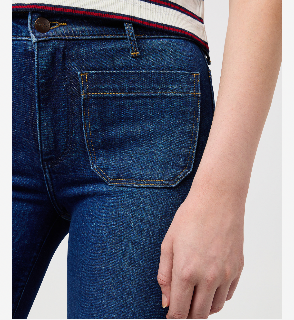 Wrangler FLARE dark wash