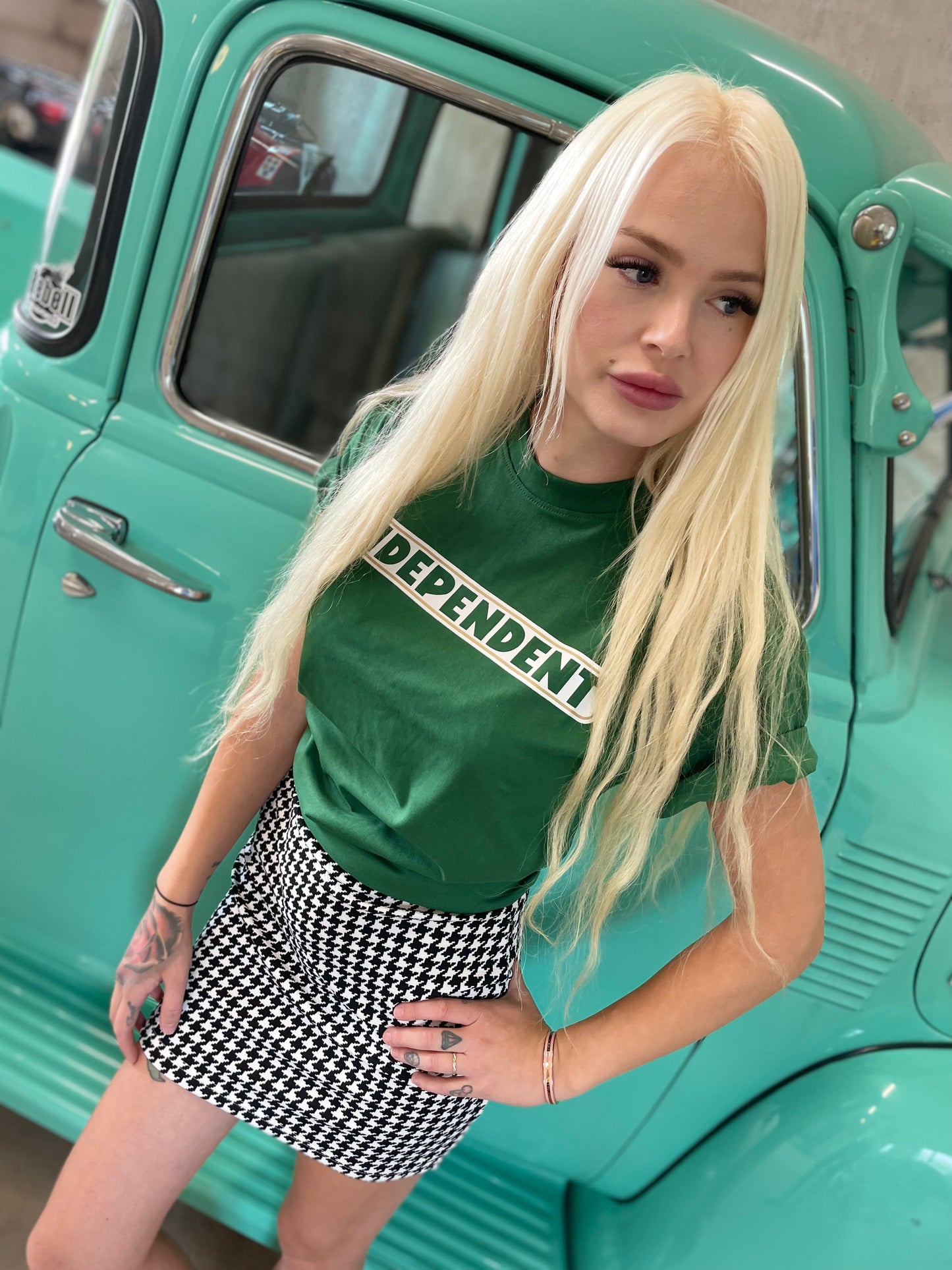Independent Bar Logo T-Shirt Alpine Green unisex