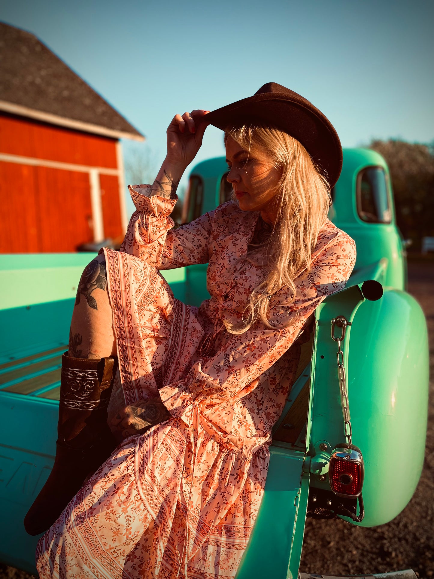 rebell boho western långklänning rosa toner