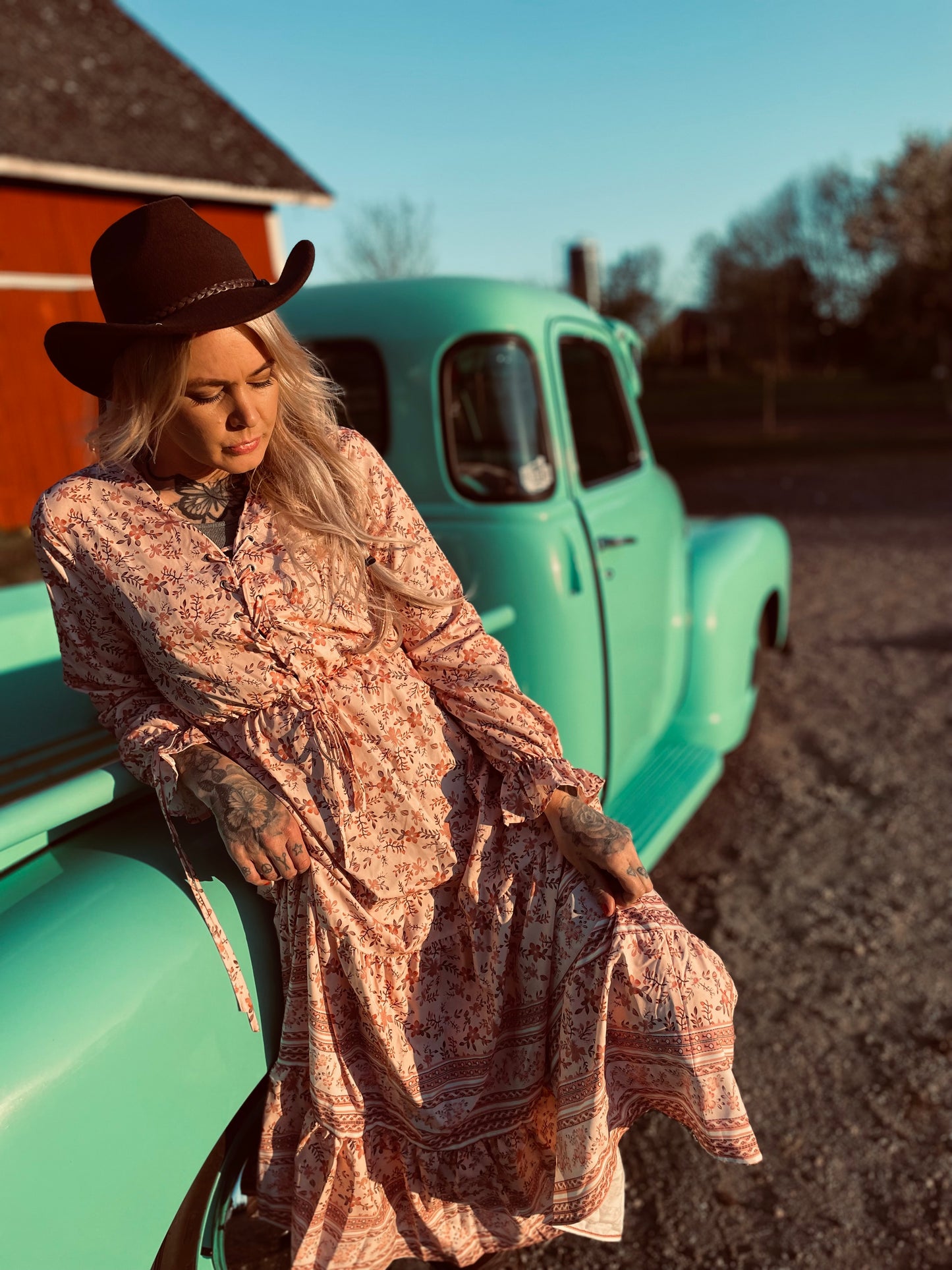 rebell boho western långklänning rosa toner