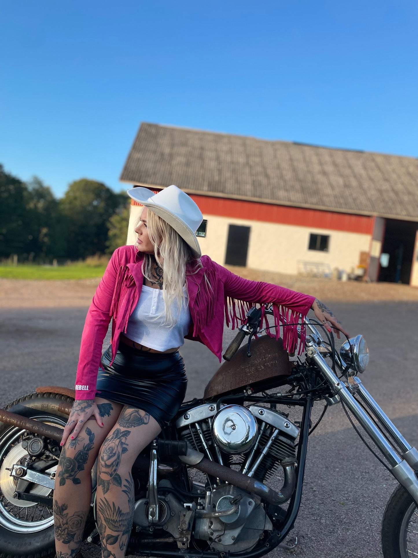 Rebell hatt vit /beige rem unisex