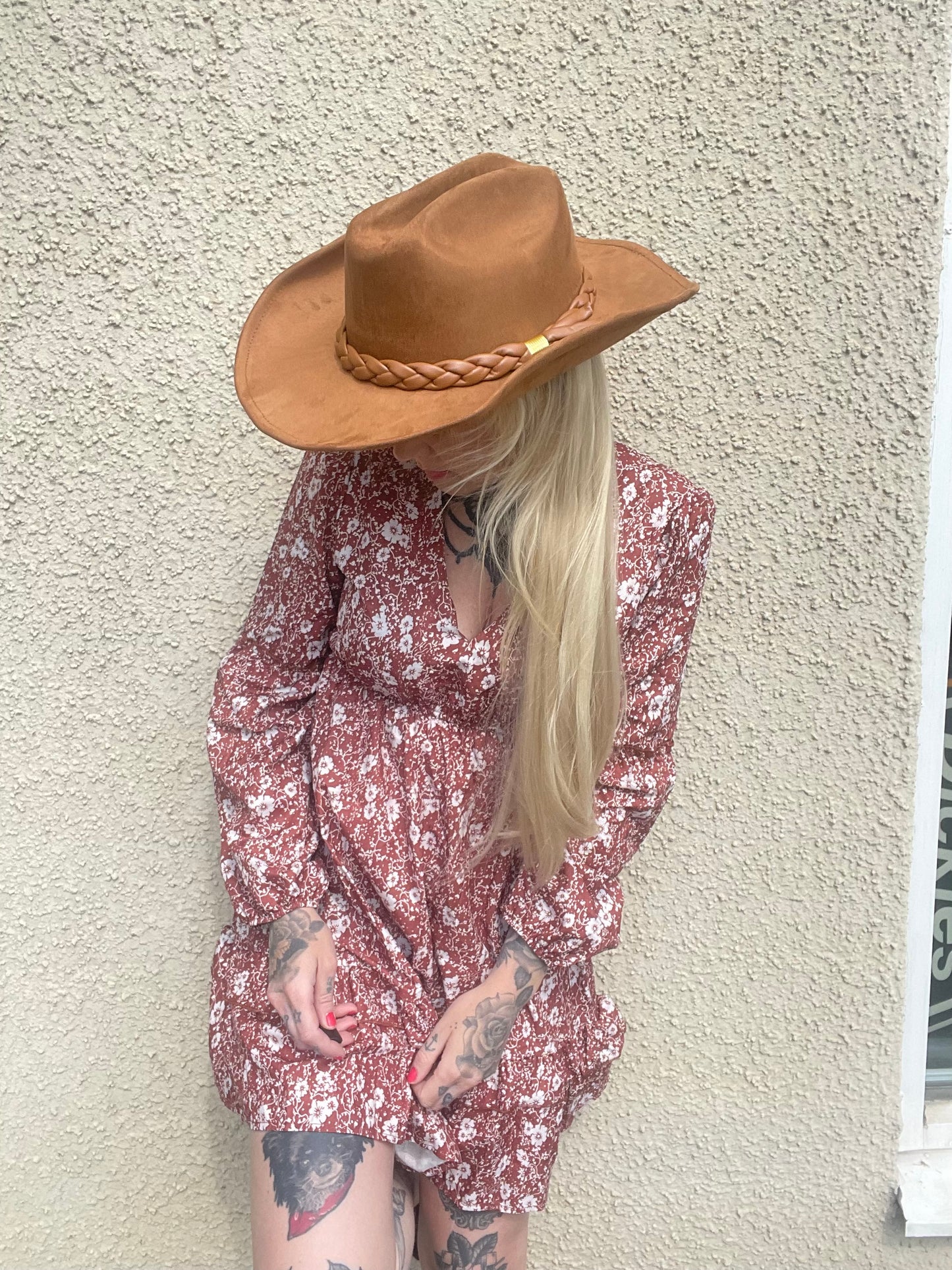 rebell boho western klänning brun med armar