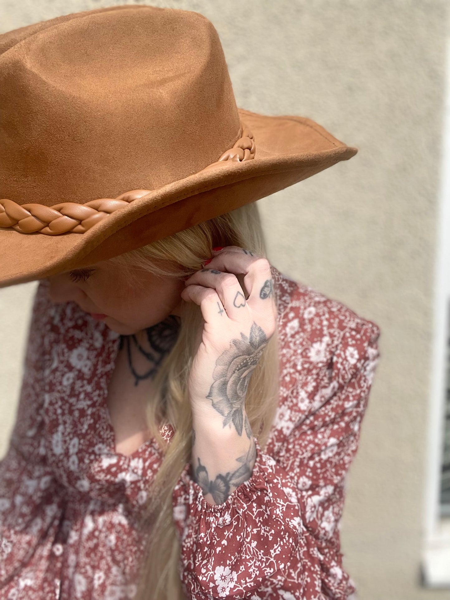 rebell boho western klänning brun med armar