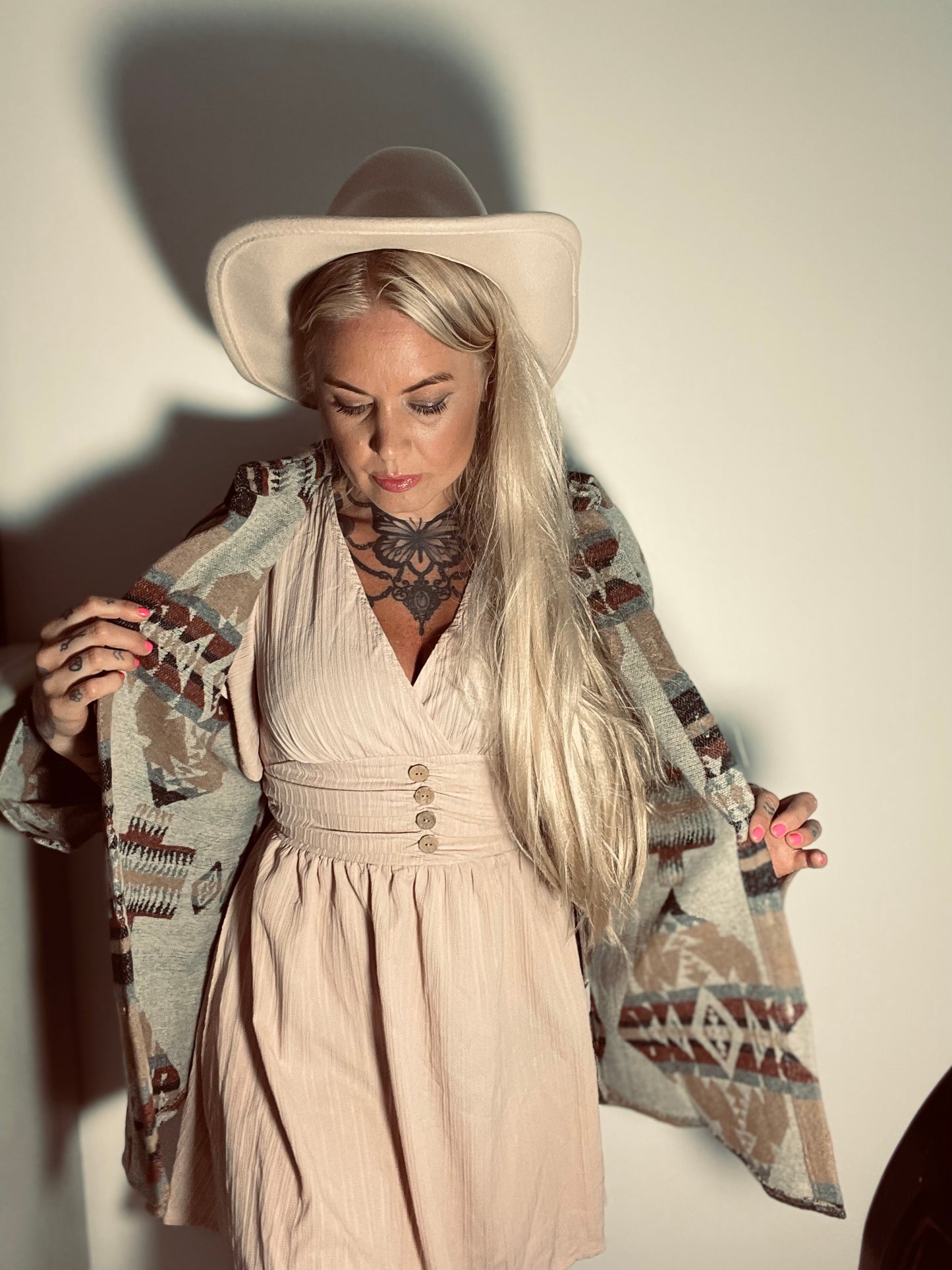rebell boho western klänning rosa beige