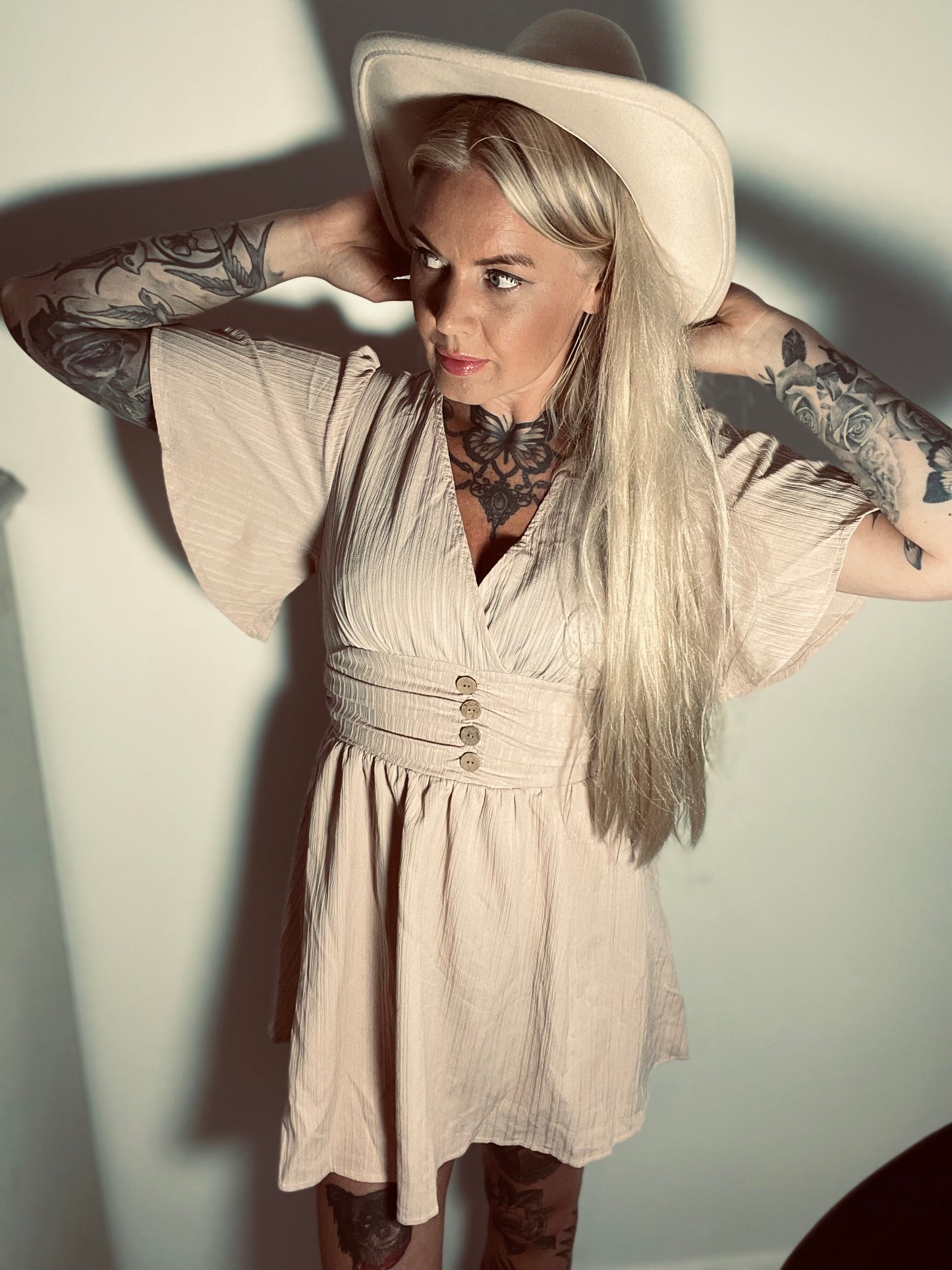 rebell boho western klänning rosa beige