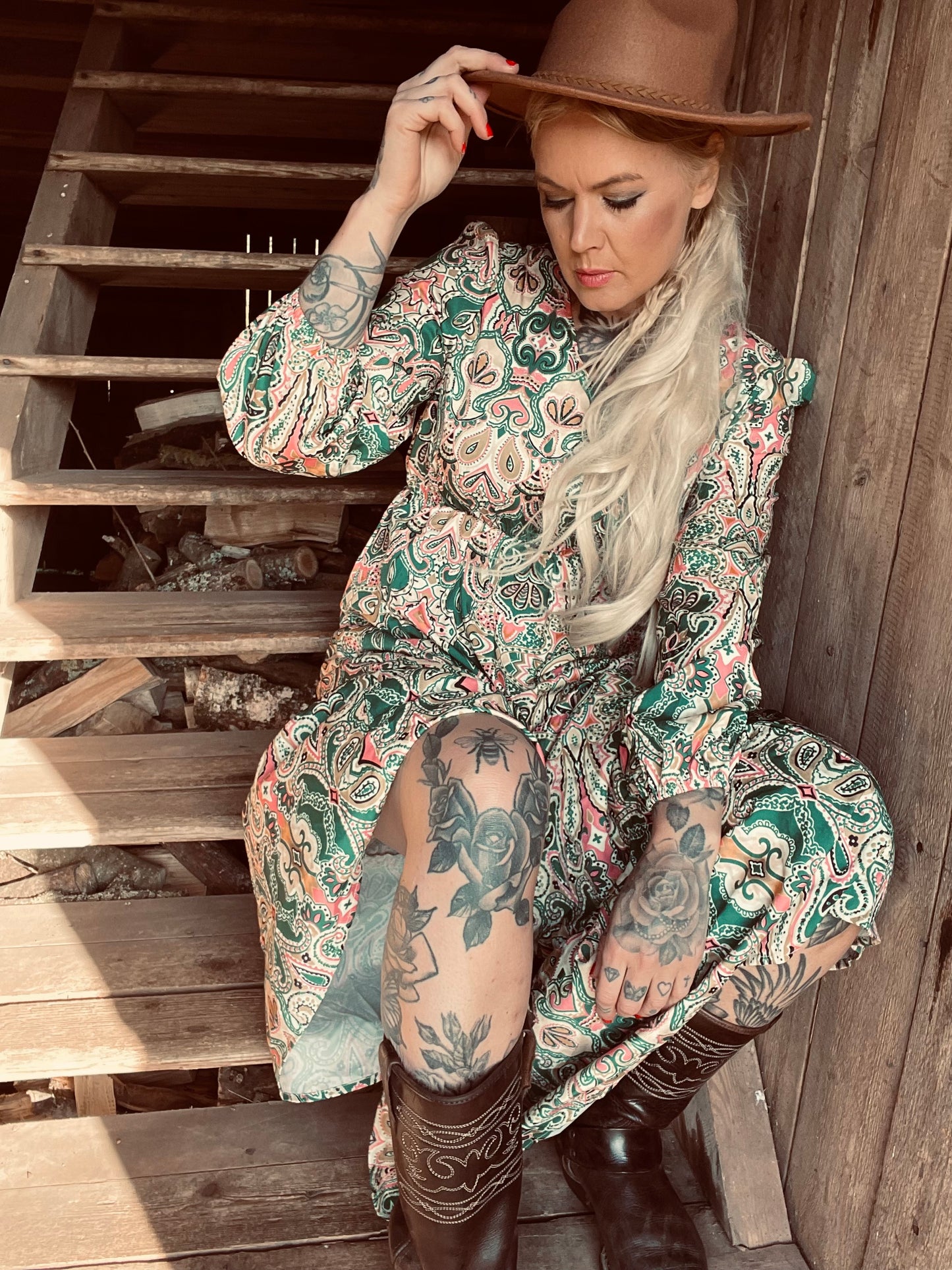 rebell boho western lång klänning långärmad