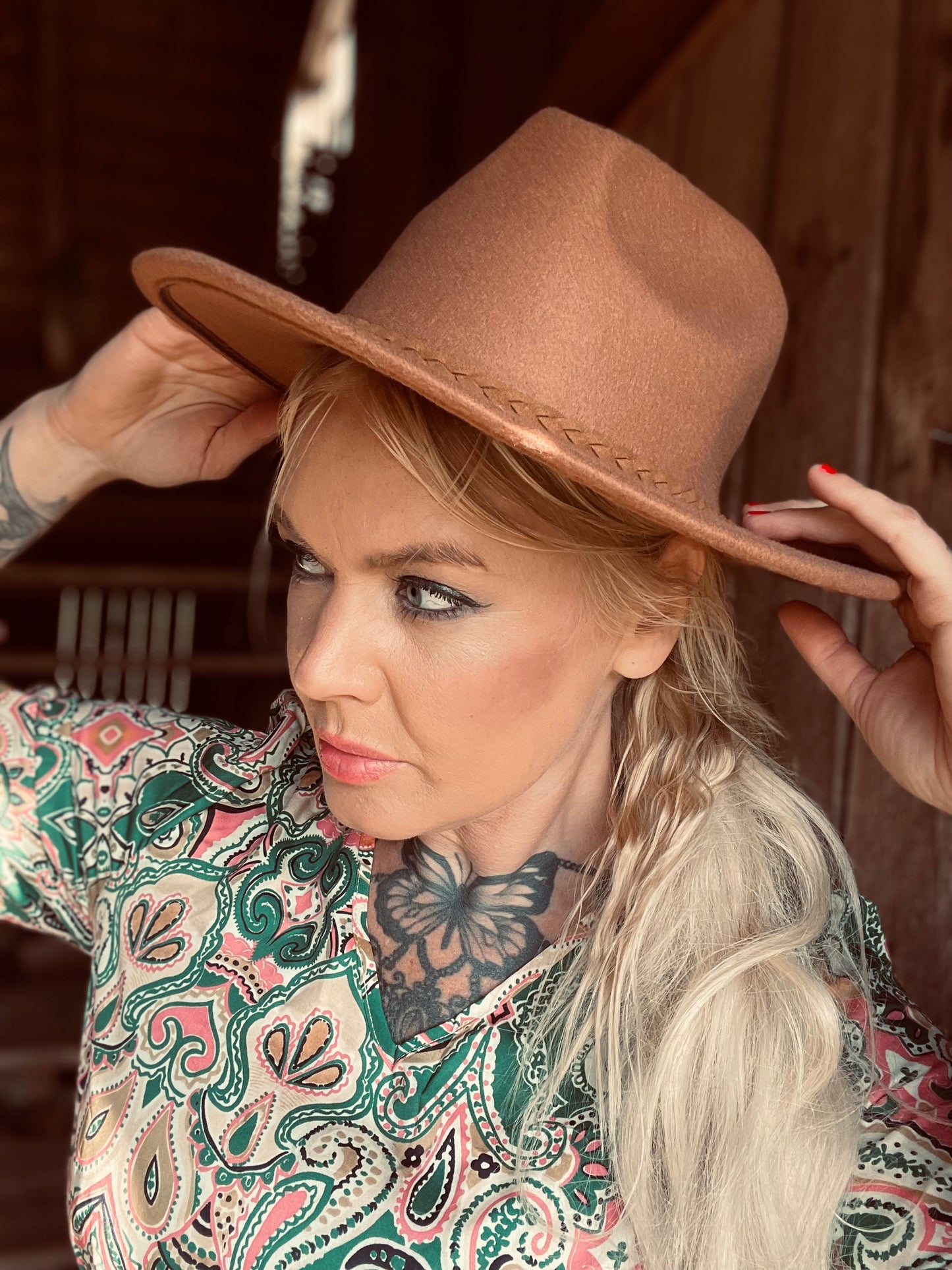 Rebell hatt brun filt
