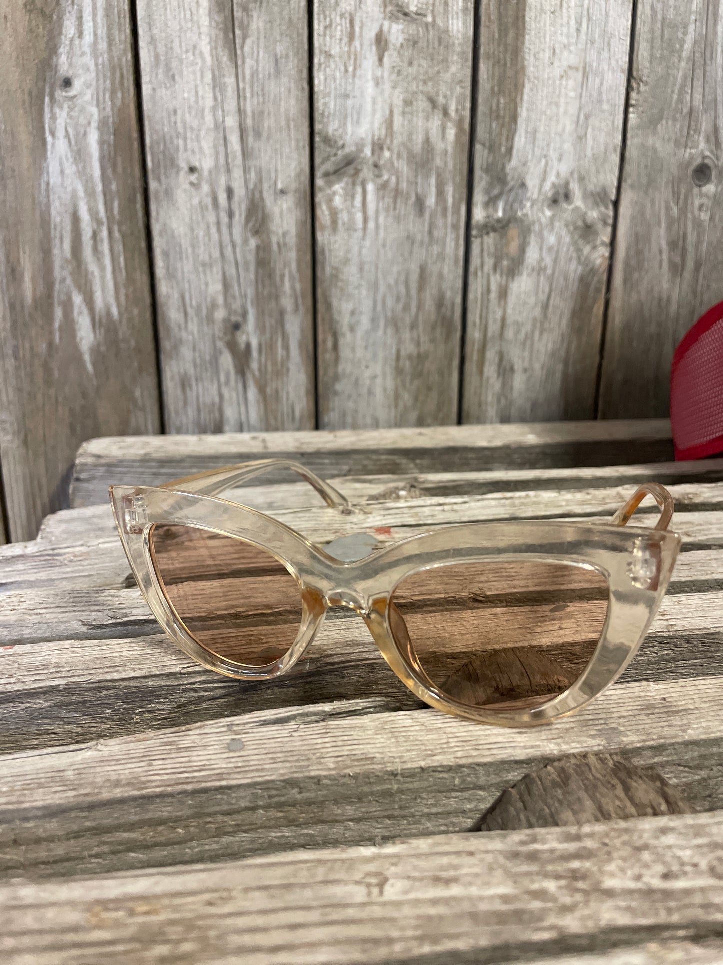 Rebell solglasögon beige cateyes