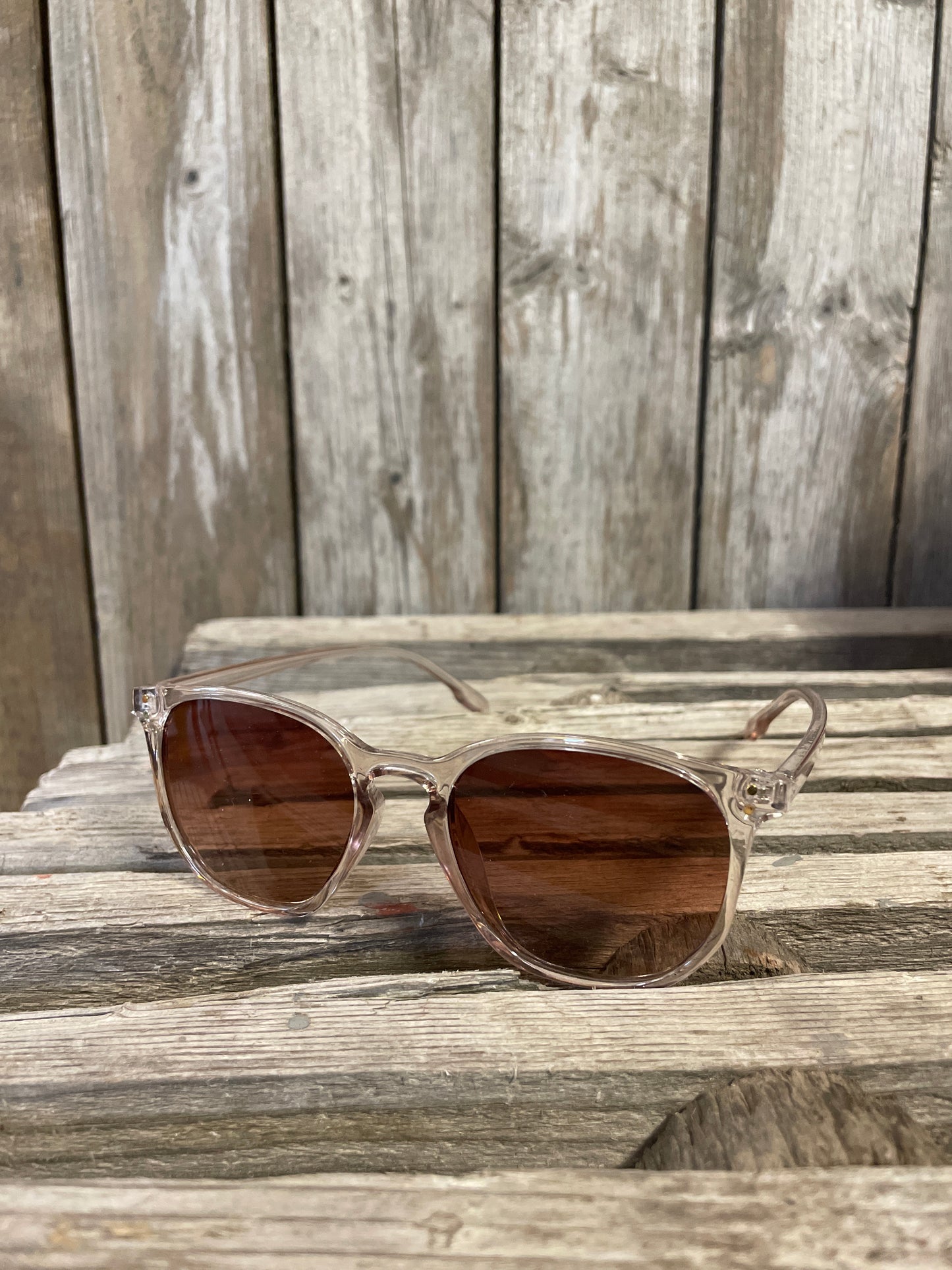 Rebell solglasögon beige brun båge