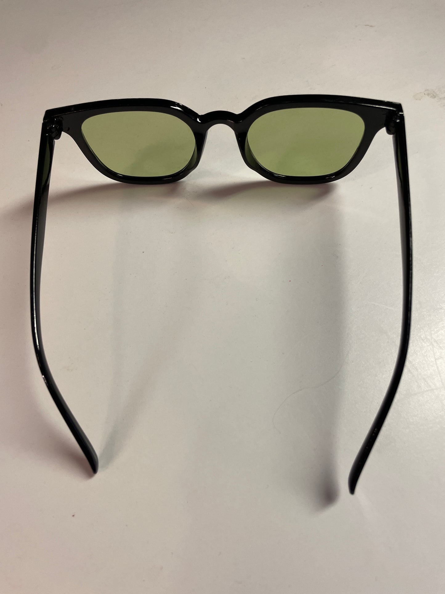 Rebell solglasögon svarta /grönt glas unisex