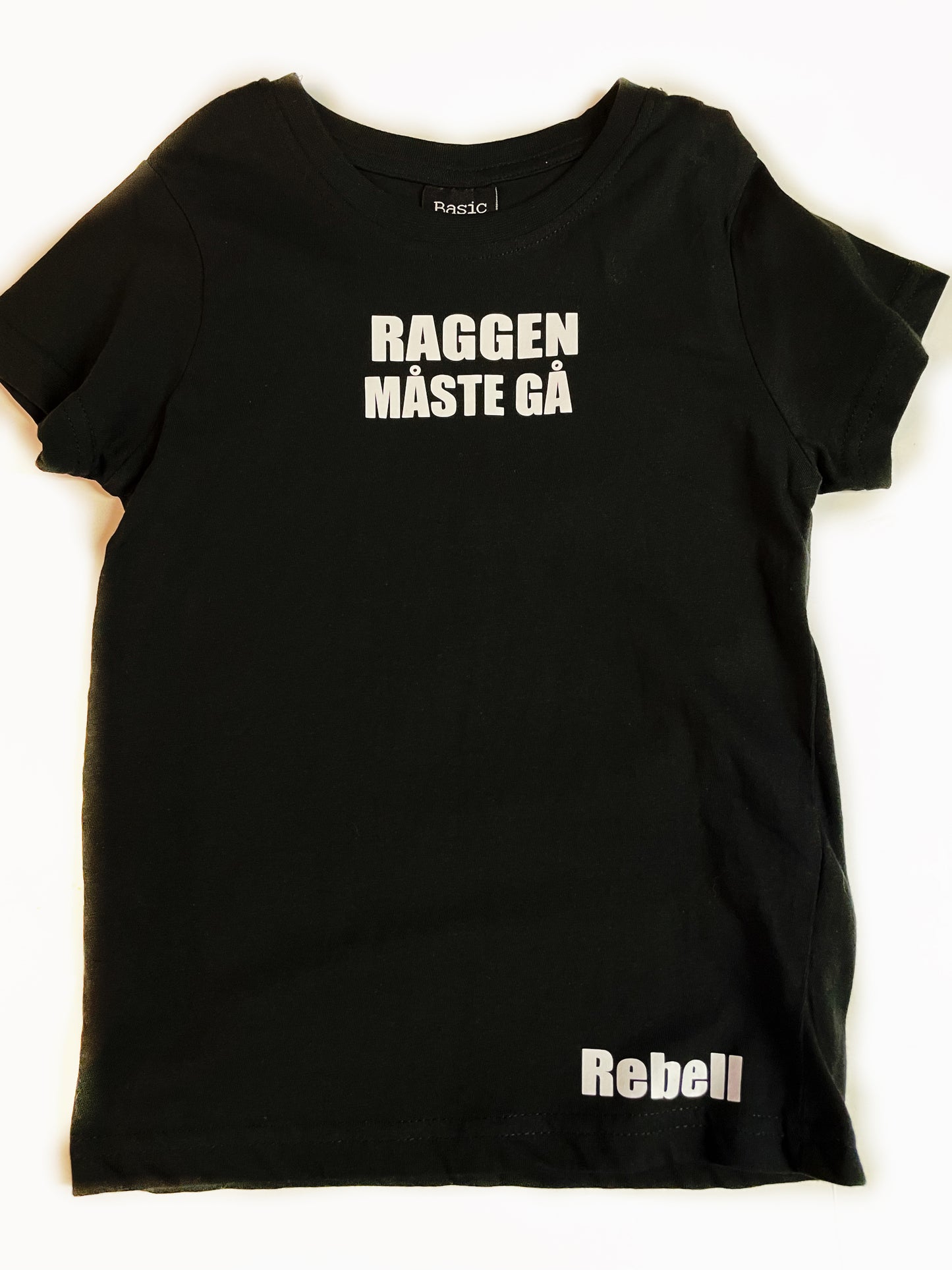 Rebell Tshirt Barn raggen måste gå svart