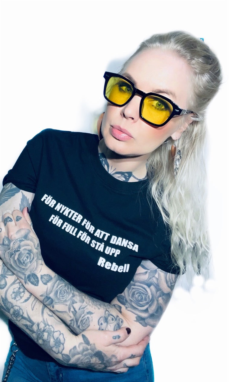 Rebell tshirt För nykter unisex