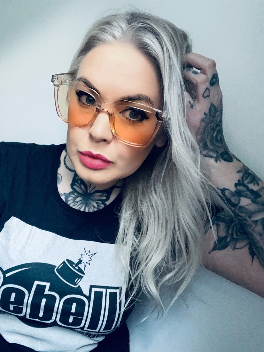 Rebell solglasögon 70tal genomskinligt gul beige 15 unisex