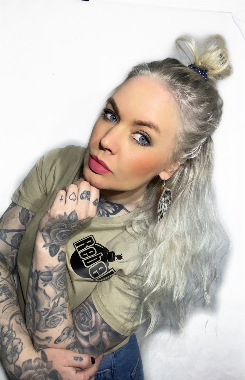 Rebell patch beige unisex