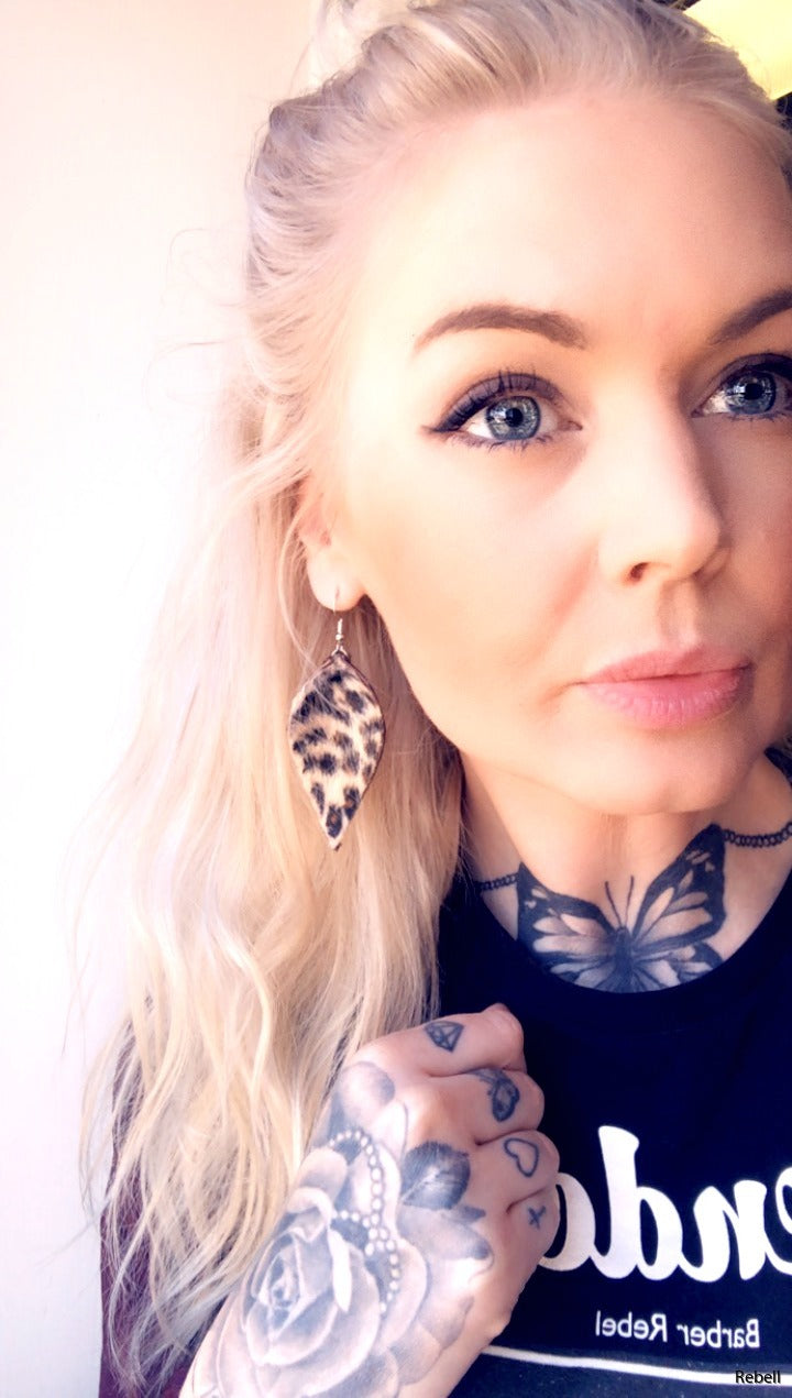 rebell örhänge leopard läder