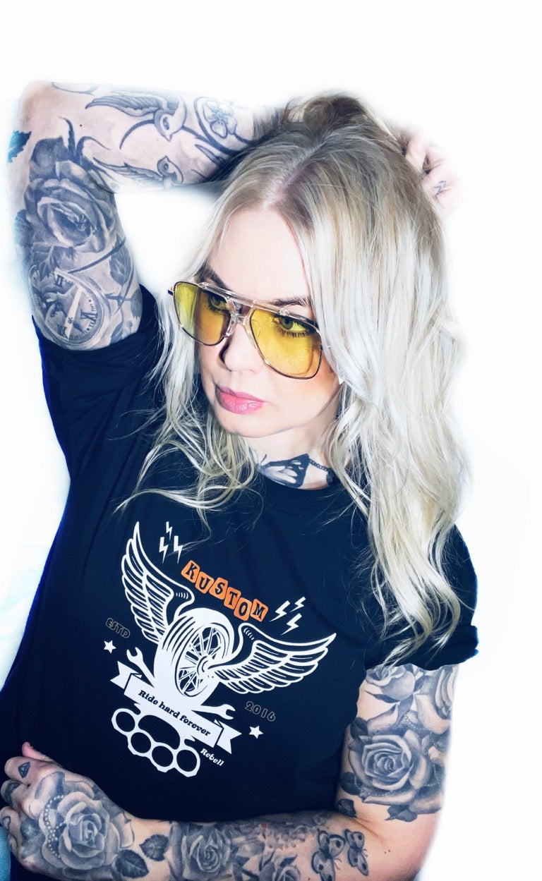 Rebell Tshirt kustom wheels svart unisex