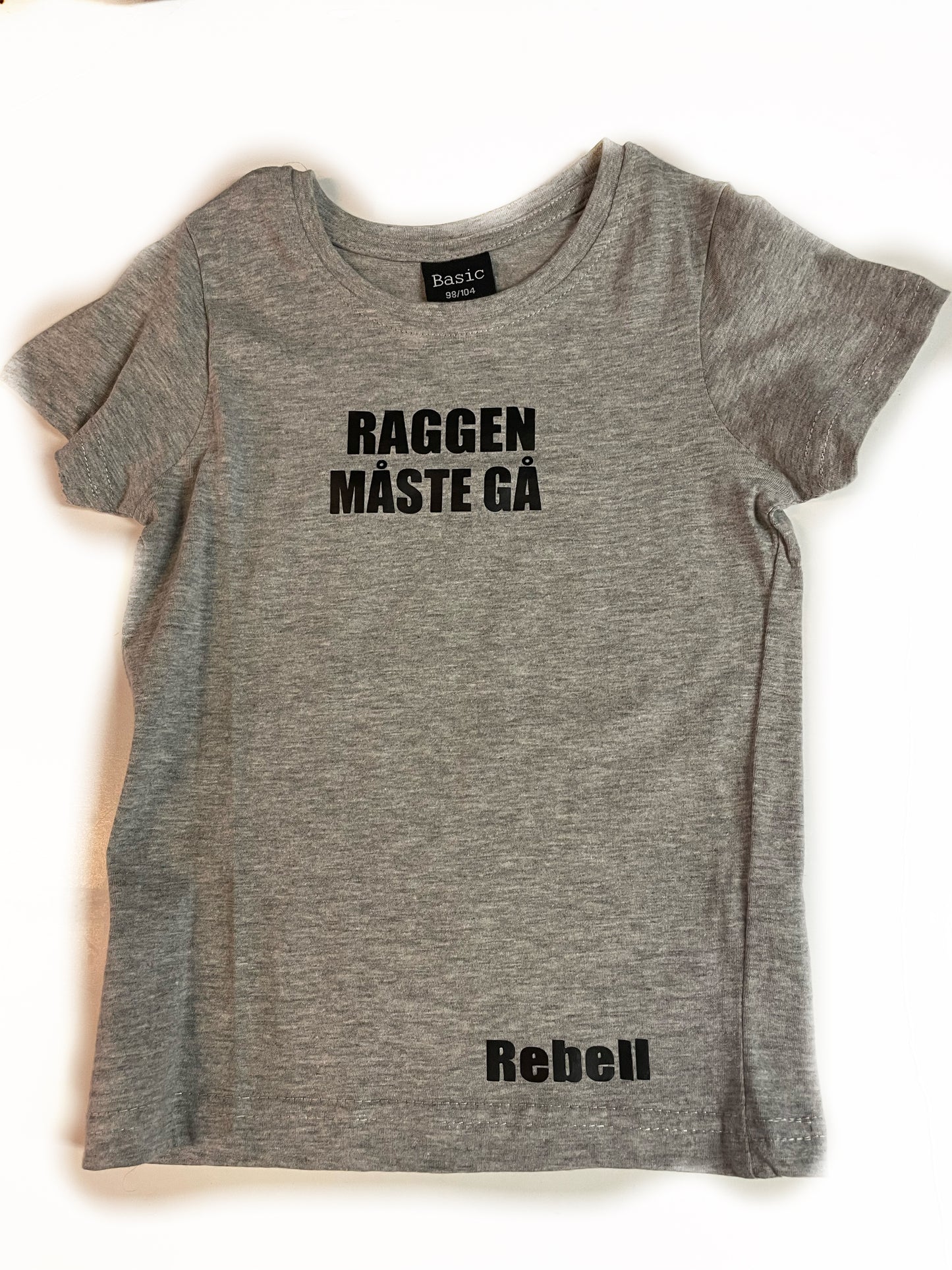 Rebell Tshirt Barn raggen måste gå grå