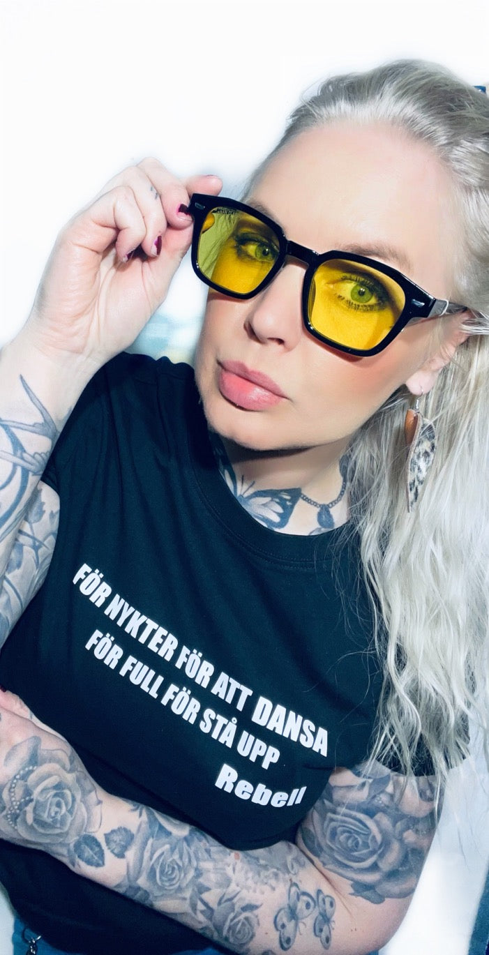 Rebell tshirt För nykter unisex