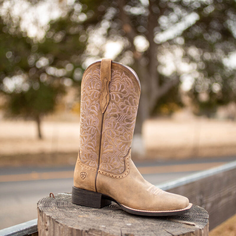 Ariat Round Up Remuda Wide Square Toe Western Boot brown bomber dam boot