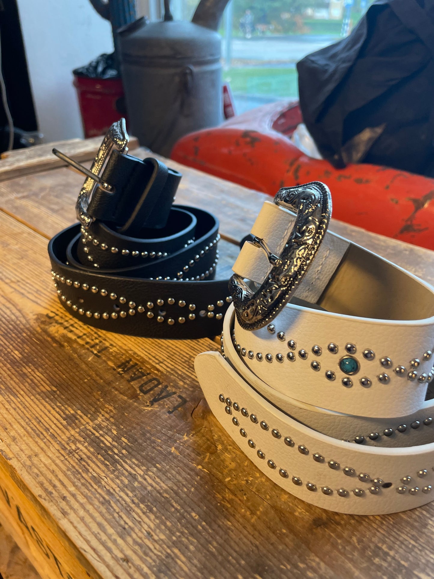 Rebell cowboy skärp med turkosa stenar