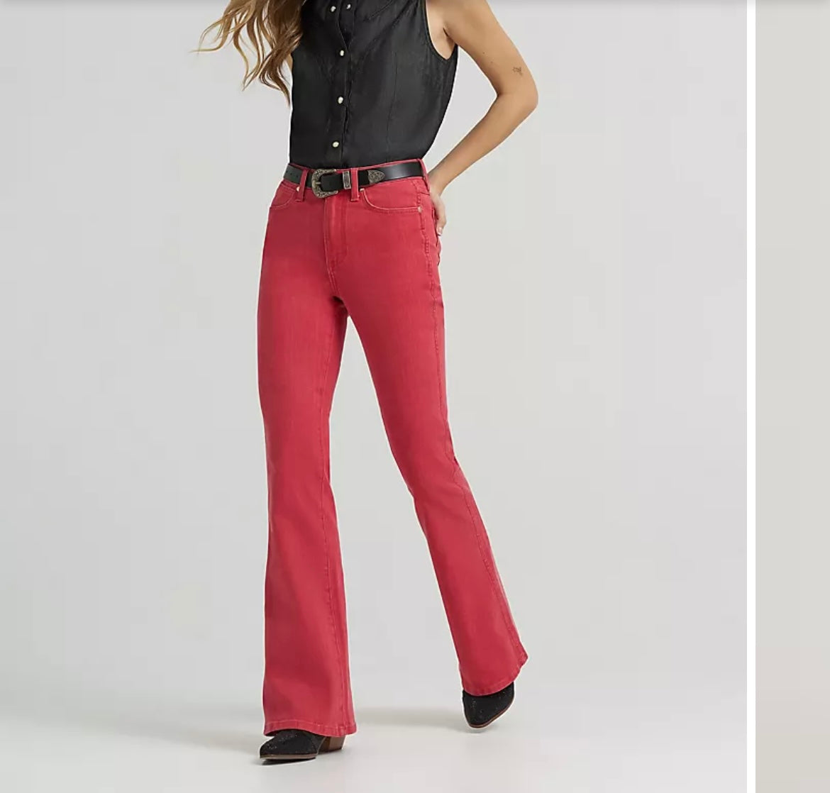 Wrangler vs lainey  wilson röda jeans