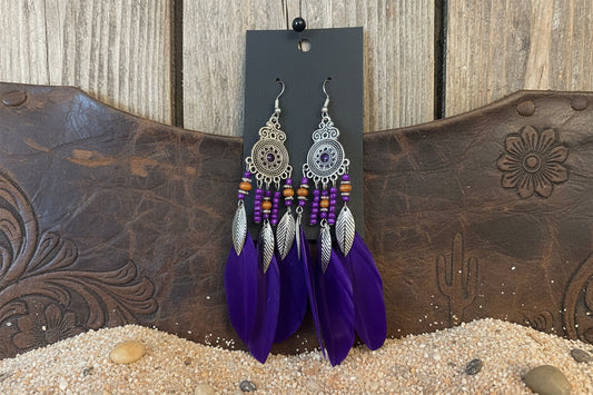 rebell örhänge lila indian fjäder