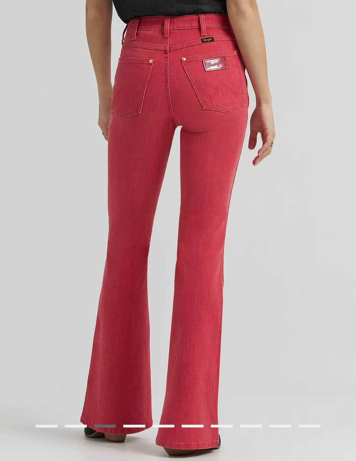 Wrangler vs lainey  wilson röda jeans