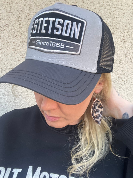 rebell örhänge leopard läder