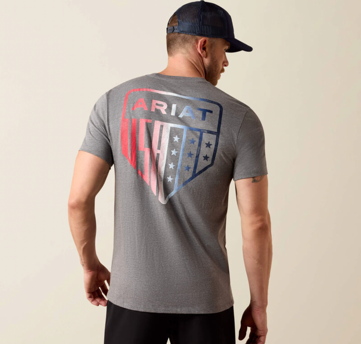 Ariat MNS Ariat pat badge ss    ariat Herr  T-Shirt