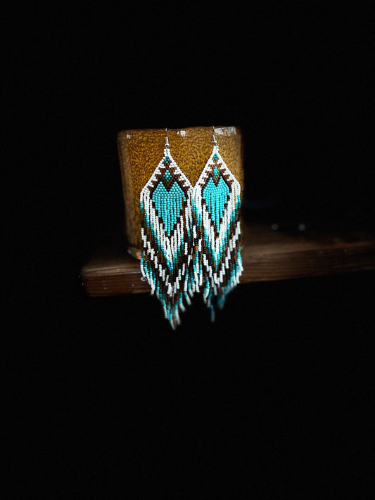 rebell örhängen indian pärlor långa turkosa handgjorda