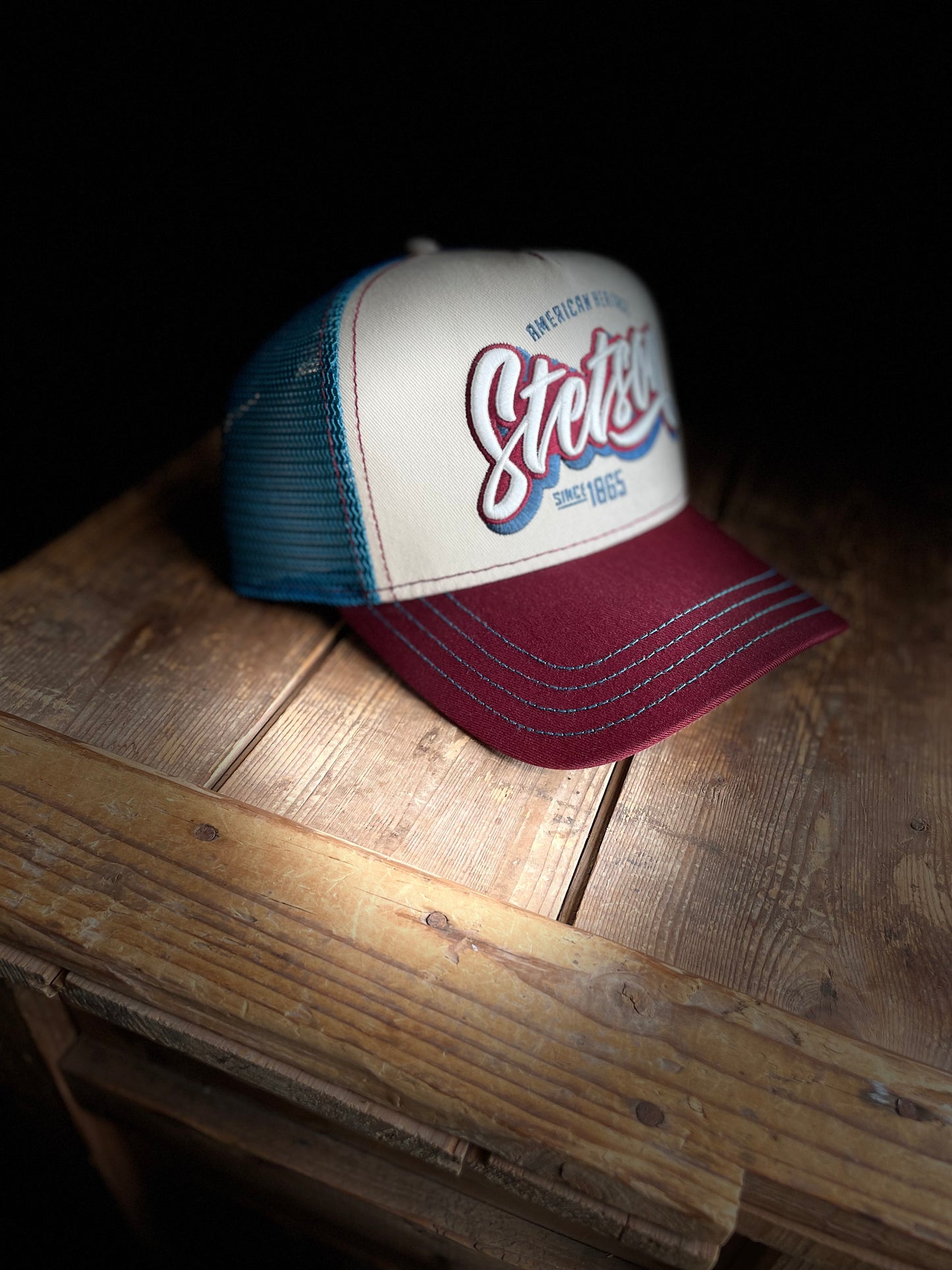 Stetson Trucker Keps American Heritage blå vinröd