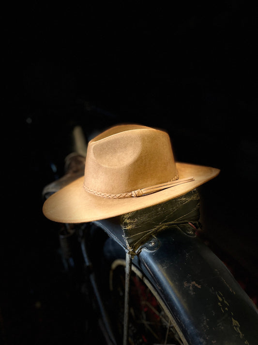 Rebell hatt brun rakare