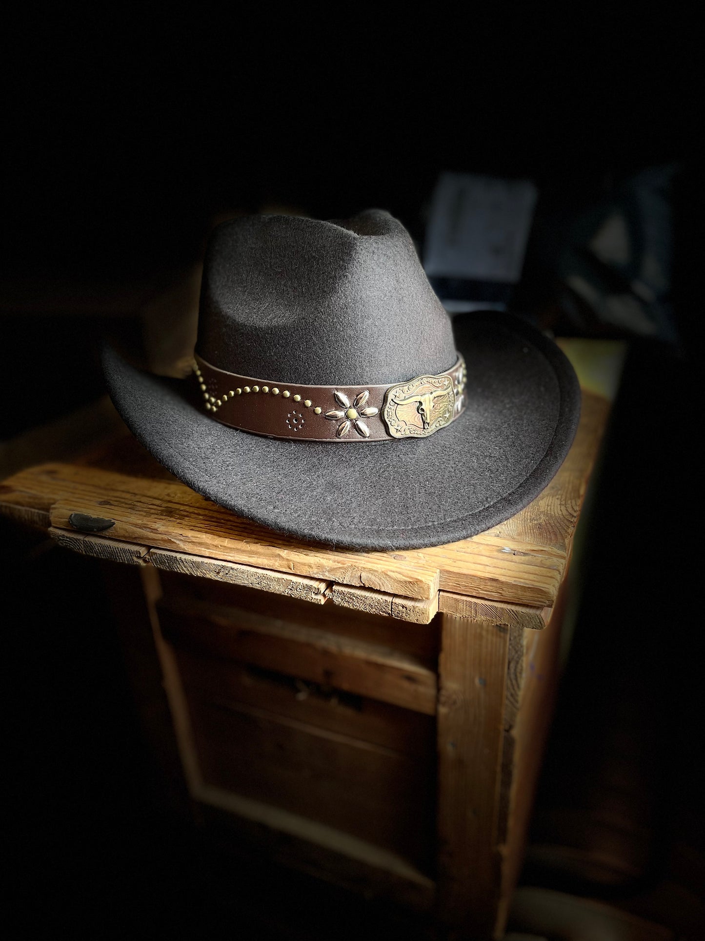 Rebell hatt svart med band
