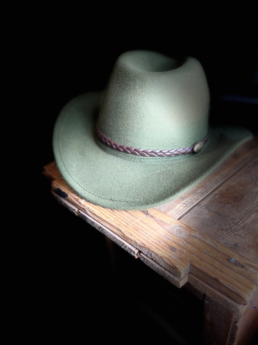 Rebell hatt grön med band