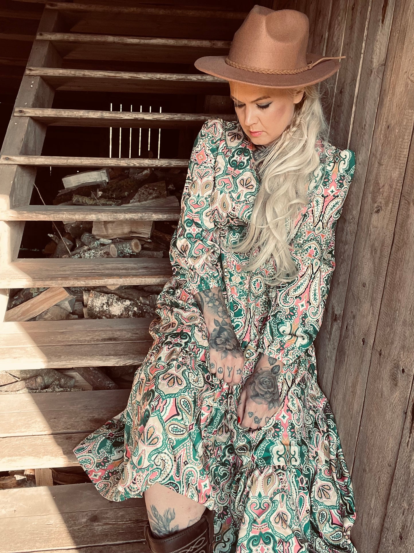 rebell boho western lång klänning långärmad