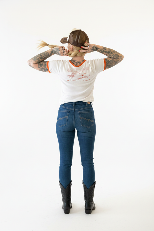 Helkropp Harley tee back adjusting braid med svarta Ariat boots