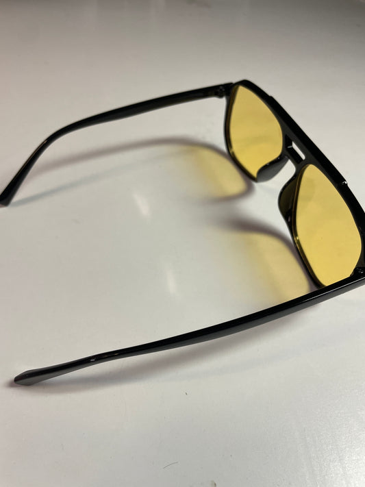 Rebell solglasögon svartbåge gult glas pilot  unisex