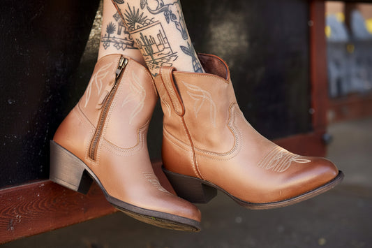 Ariat darlin  Western Boot burnt sugar dam boots
